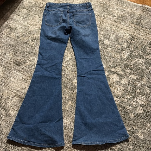Free People Women's Blue Flared Jeans size 26 - inseam 33.5 in - Picture 5 of 5